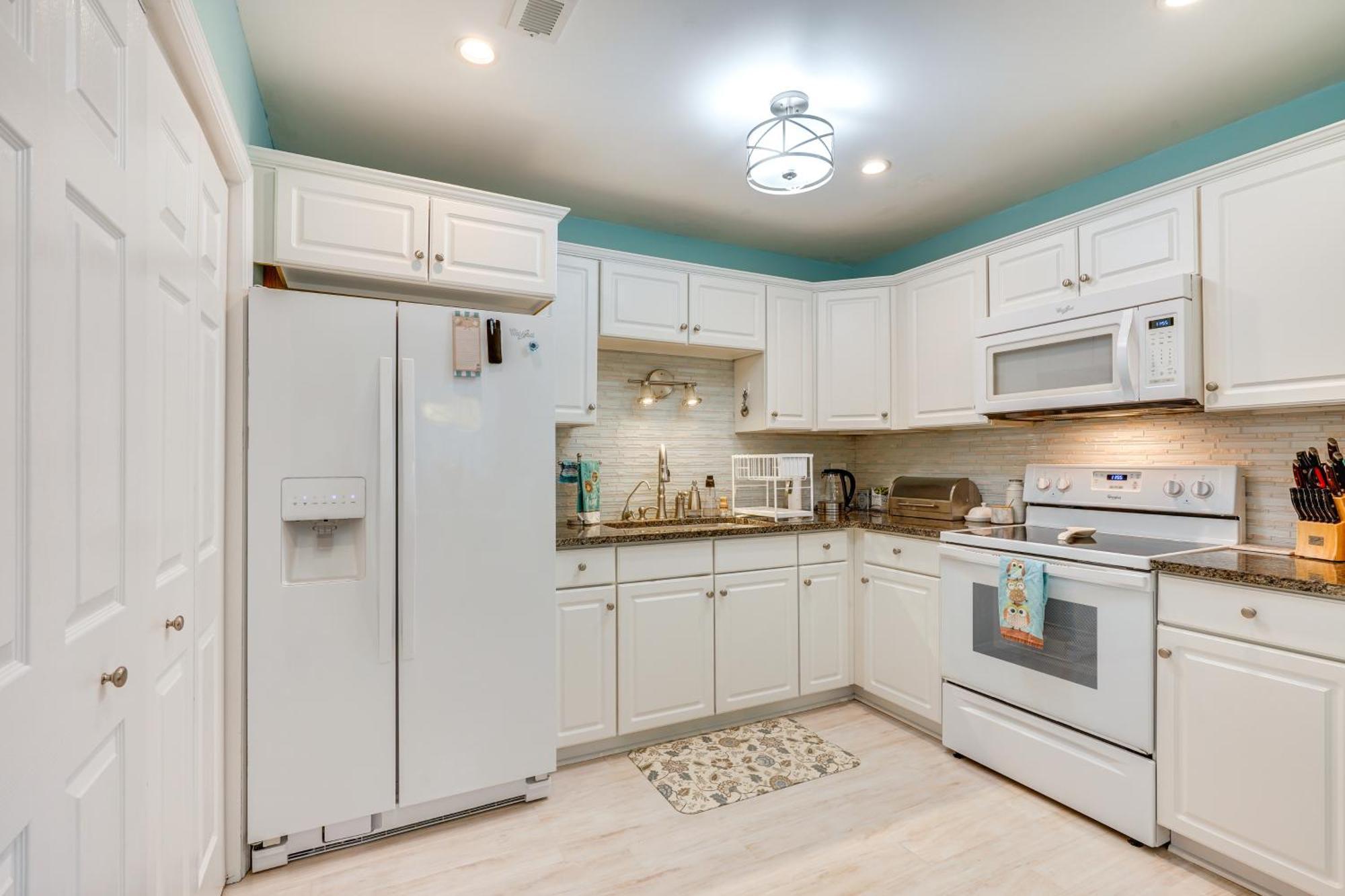 Cozy Goose Creek Escape With Patio And Grill Villa Екстериор снимка