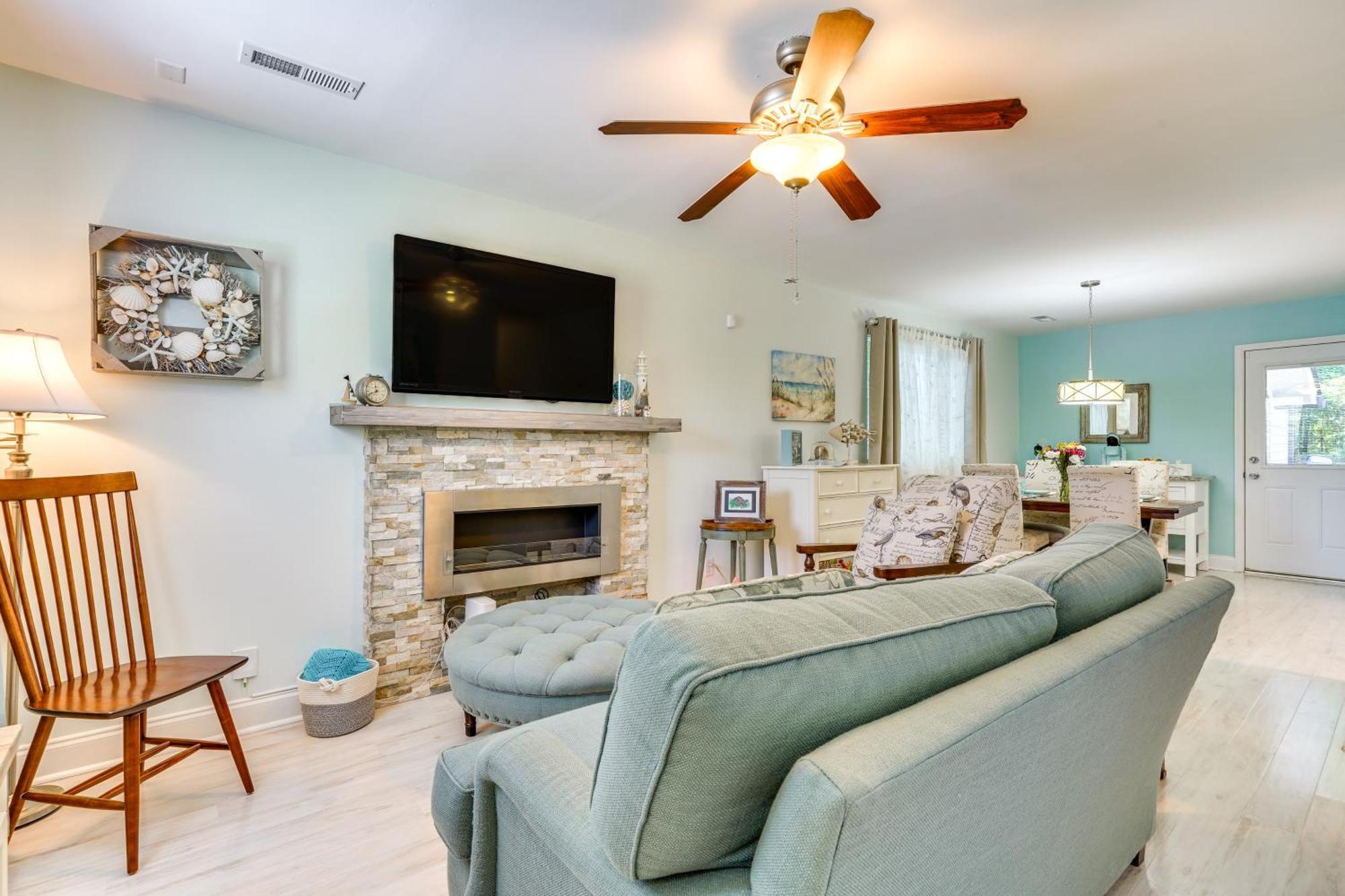 Cozy Goose Creek Escape With Patio And Grill Villa Екстериор снимка