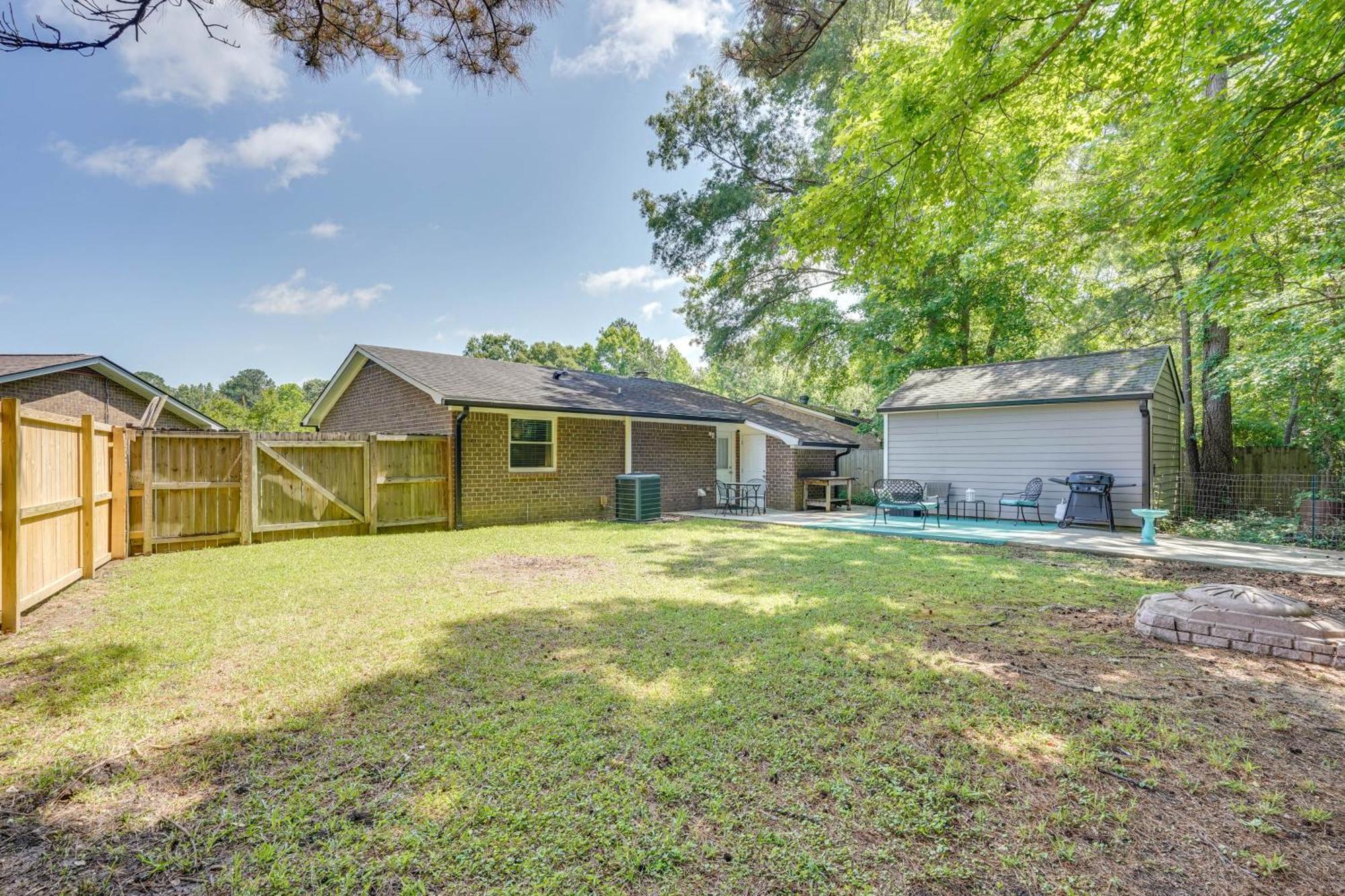 Cozy Goose Creek Escape With Patio And Grill Villa Екстериор снимка