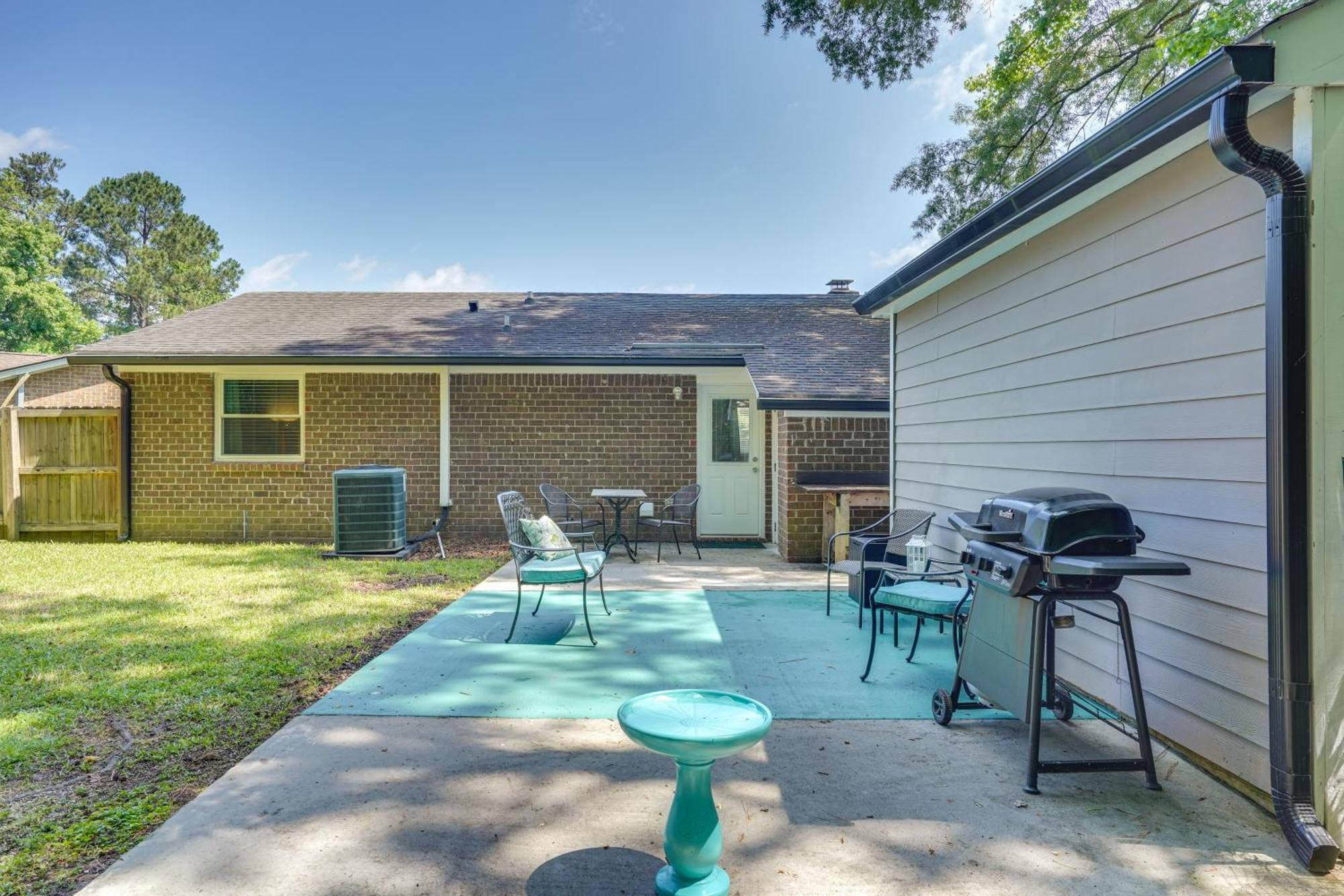 Cozy Goose Creek Escape With Patio And Grill Villa Екстериор снимка